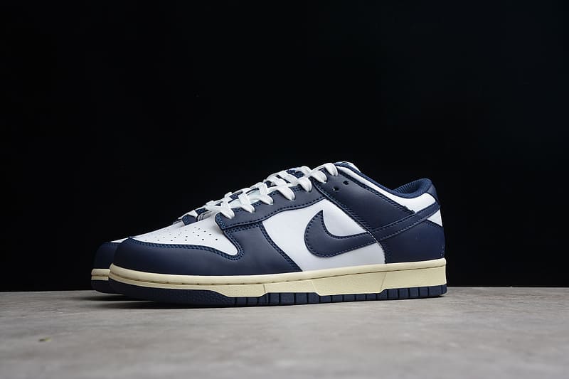 NK Dunk Low Vintage Navy