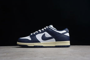 NK Dunk Low Vintage Navy