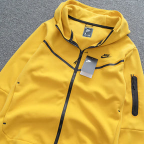 Conjunto NK Tech Fleece Amarelo