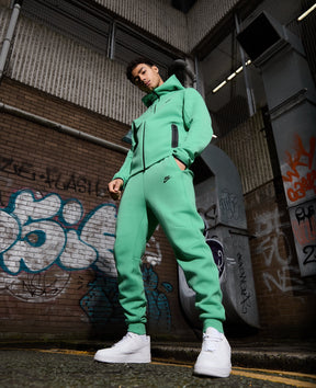 Conjunto NK Tech Fleece Verde