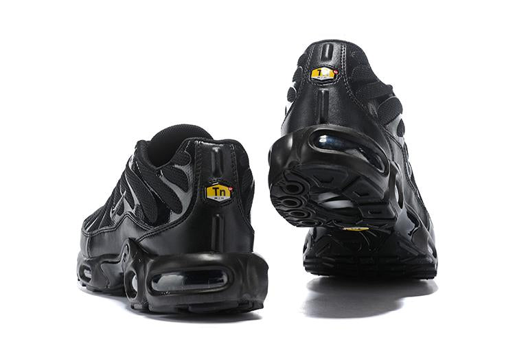 TÊNIS NIKE AIR MAX PLUS TN ALL BLACK