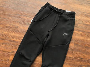 Calça NK Tech Fleece Preta