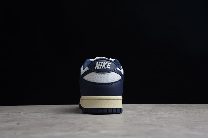 NK Dunk Low Vintage Navy